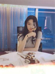 娱乐吃瓜君张馨予,从娱乐吃瓜到军嫂的转变之路